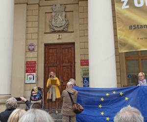 Wspólne śpiewanie Ody do wolności dla Ukrainy