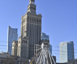 Dziwny obiekt w centrum Warszawy. Co tu powstaje? Stolica już stroi się na Boże Narodzenie!