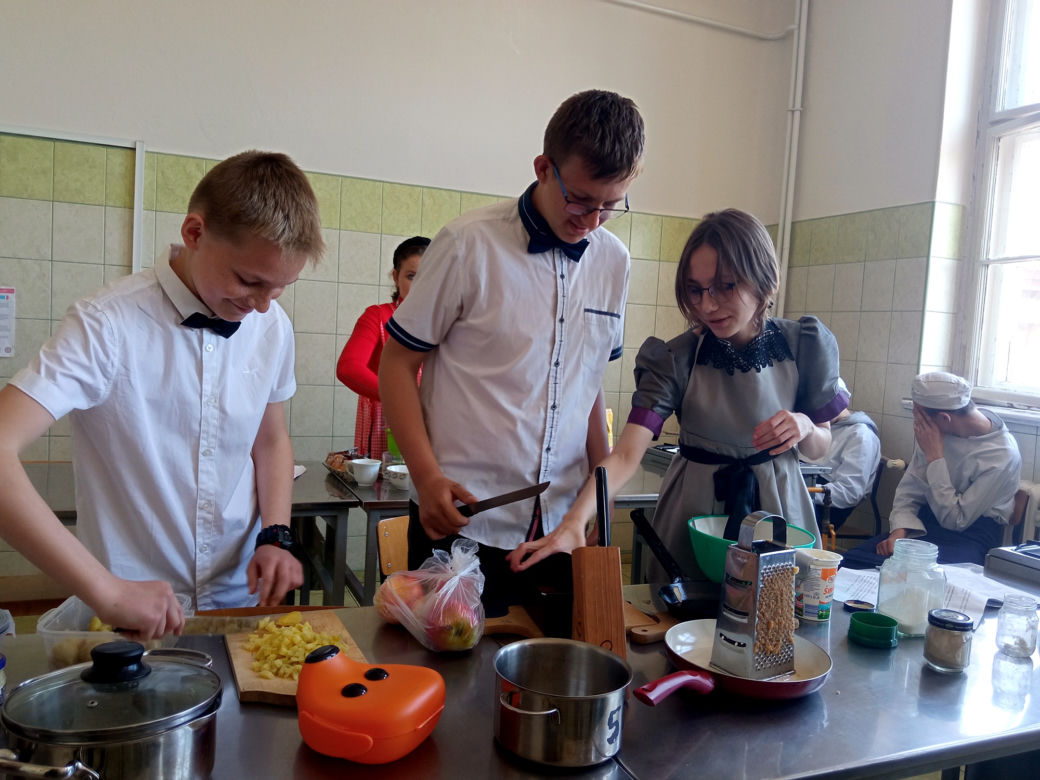 Konkurs kulinarny im. Wiktora Kulerskiego w grudziądzkim gastronomiku