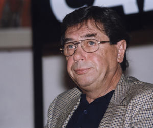 Niegdyś bożyszcze tłumów jako Janek Kos. Tak przez lata zmieniał się legendarny aktor Janusz Gajos