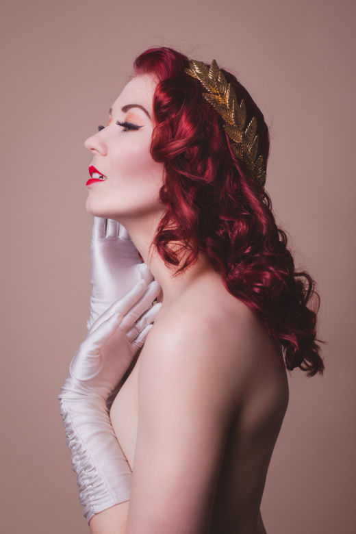 Burleska - sztuka czy stiptiz? Lady Fox obala stereotypy