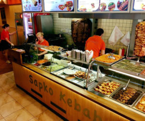 Najlepsze kebabownie w mieście! Sprawdźcie TOP 10 najlepszych kebabów w Warszawie [RANKING]