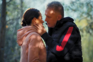 M jak miłość. Tak Joanna wyzna miłość Arturowi w nowym sezonie. Nie pozwoli mu wrócić do Marysi z Berlina? - ZDJĘCIA