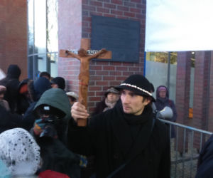 Protest przeciwko wystawie Mariny Abramović w Toruniu
