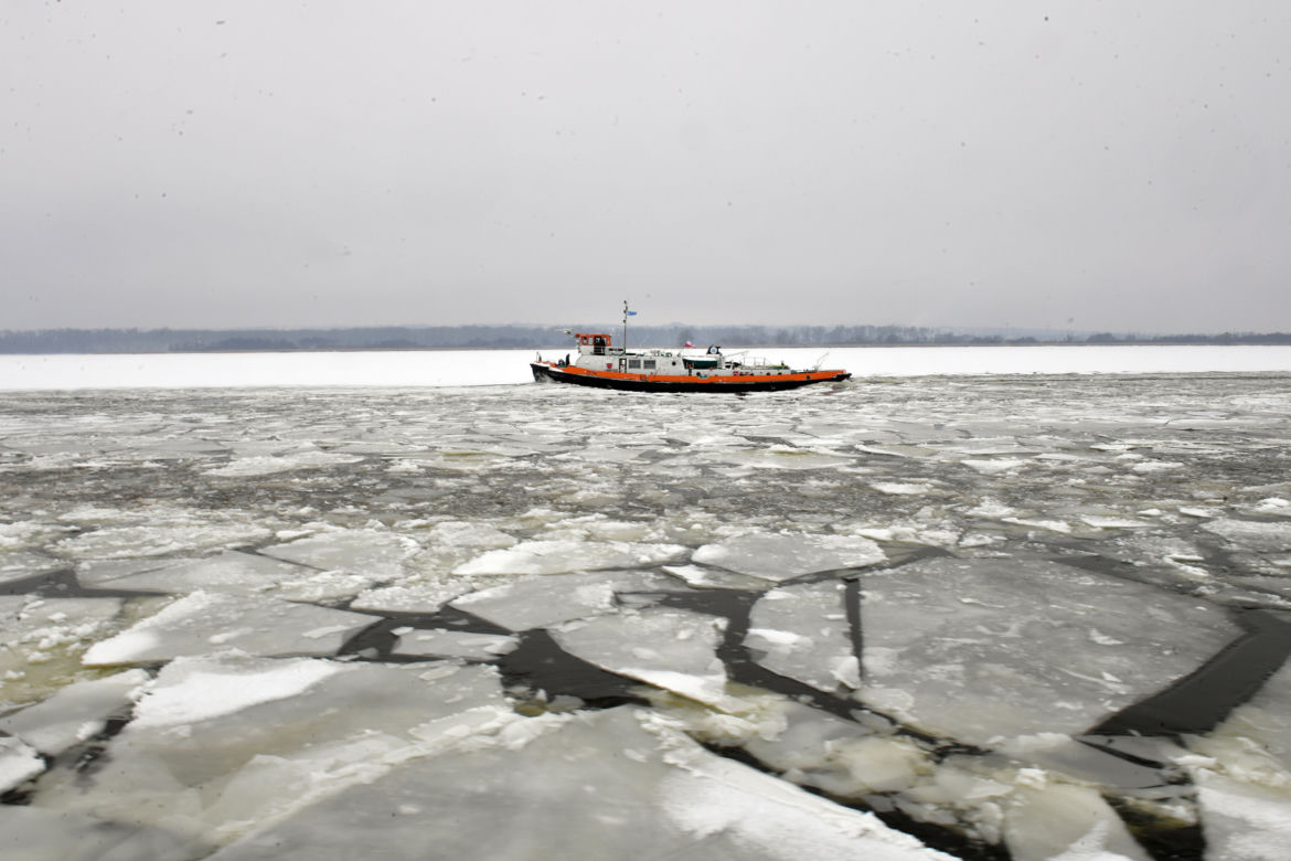 Szczecin: Lodołamacze na Odrze i jez. Dąbie