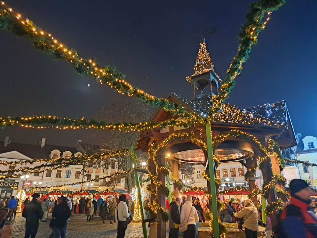 Świąteczne Miasteczko w Rzeszowie. Rynek rozbłysnął milionem światełek!