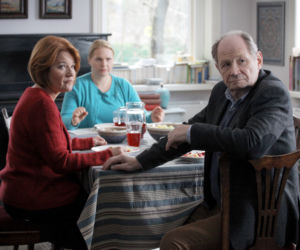 Przyjaciółki 3 sezon odcinek 28 (odc. 2). Halina (Maria Winiarska), Rysiek (Witold Dębicki) - rodzice Anki