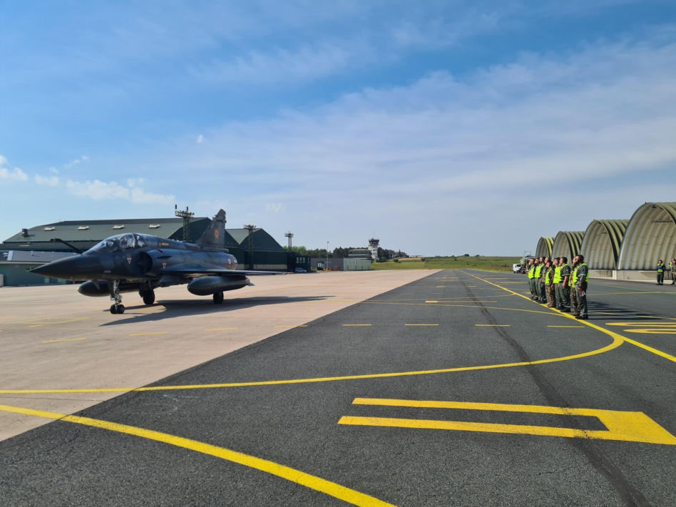 Samolot Mirage 2000