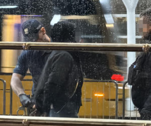 Atak młotkiem w tramwaju