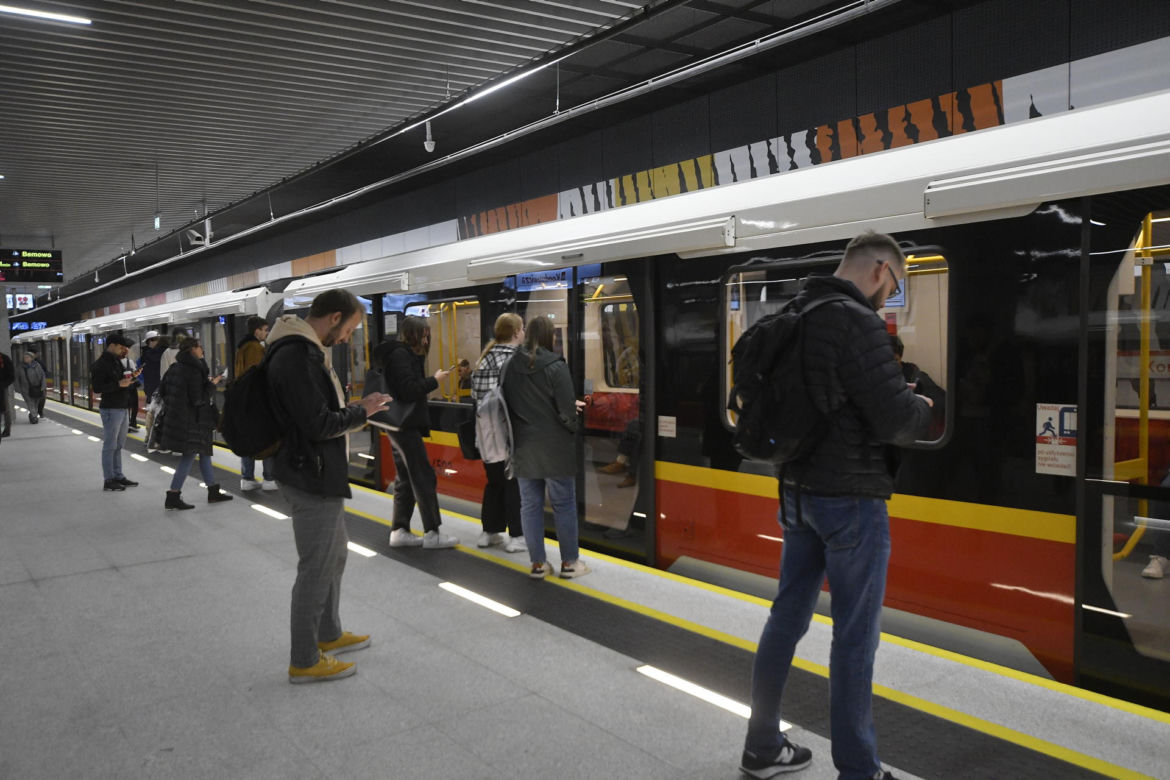 Metro pojechało na Targówek. Tak wyglądało otwarcie nowych stacji