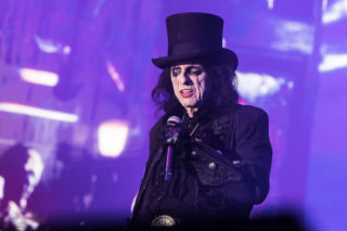 Alice Cooper szczerze o swoich mrocznych latach uzależnienia. Ta rzecz prawie mnie zabiła