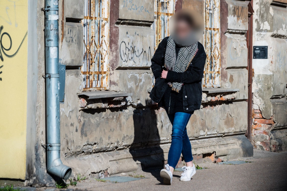 Nie wszyscy mieszkańcy noszą maseczki 