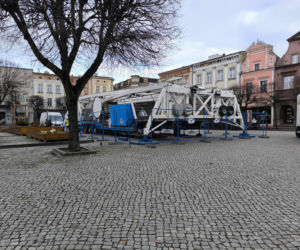 Karuzela na rynku w Lesznie