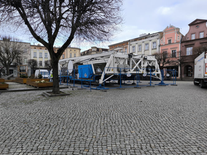 Karuzela na rynku w Lesznie