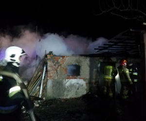 Kilkadziesiąt minut intensywnie prowadzonej akcji pozwoliło na opanowanie pożaru