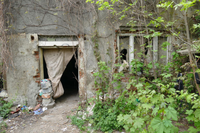 Skatował kolegę nożycami. Prokurator chce kilkudziesięciu lat więzienia. „To człowiek zdemoralizowany”