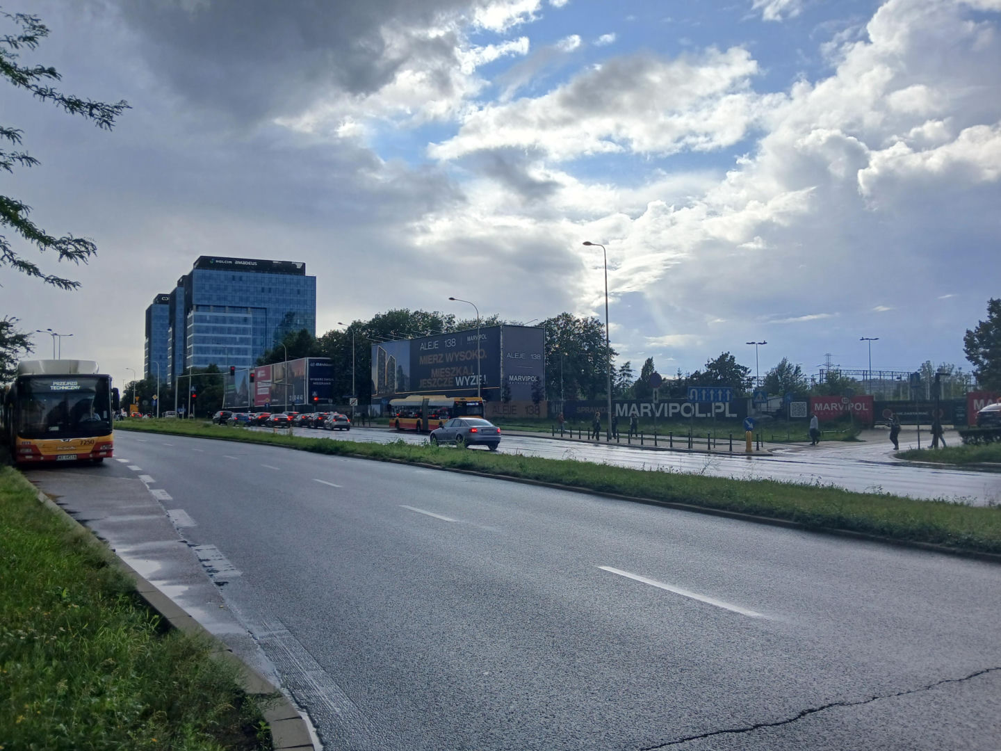 Działka przy Alejach Jerozolimskich 140 w Warszawie