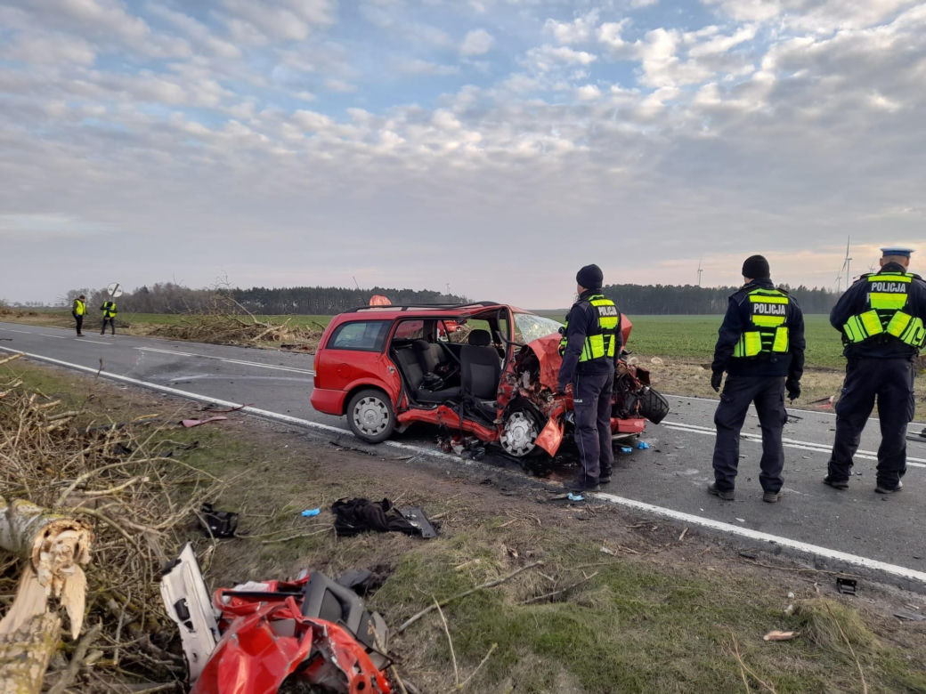 Wypadek śmiertelny na DK 25 pod Człuchowem. Nie żyje jedna osoba