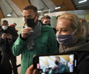 Nawalny wrócił do Moskwy! Został zatrzymany. Reakcja USA zaboli Putina