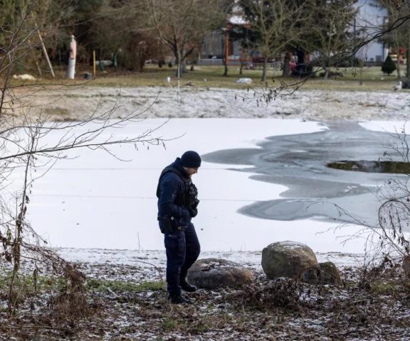 Mama z Wiktorkiem wpadli pod lód. Walczyli o życie