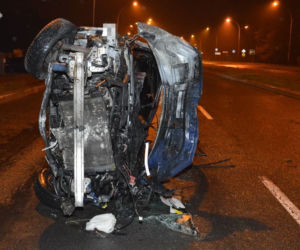 Zamość: ROZTRZASKANY renault zaczął płonąć! W środku 20-letni kierowca. DRAMAT!