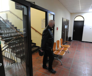 Gryfice:Obscenicznie się zachował, uderzył policjanta, dostał 6 tys. zł grzywny [ZDJĘCIA,WIDEO]