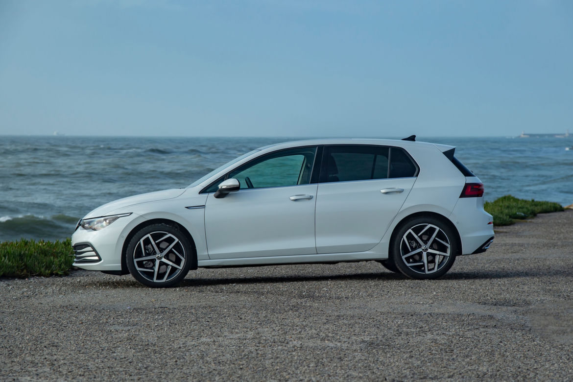 Volkswagen Golf 8 Style / Oryx White
