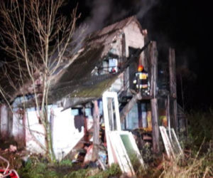 Spalone zwłoki na poddaszu budynku. TRAGEDIA w Maciejowej