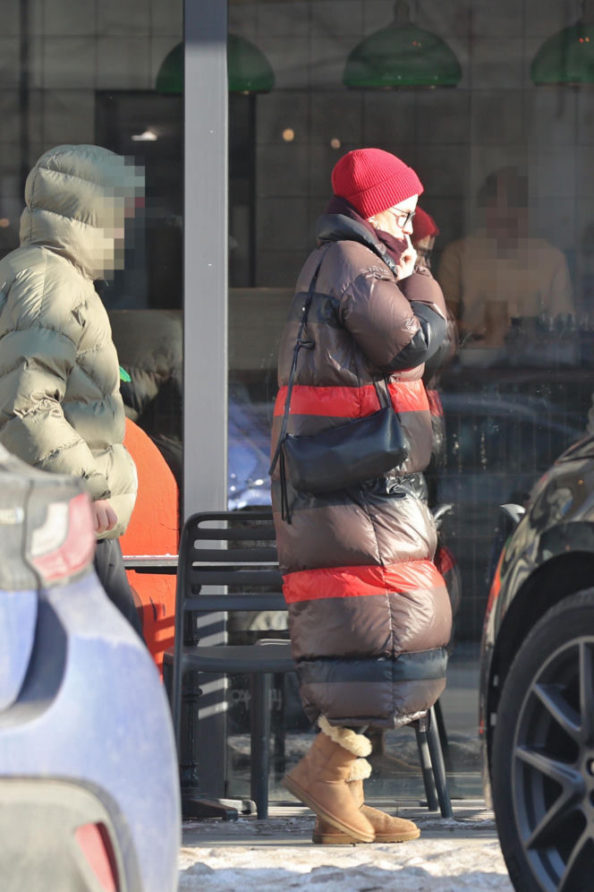 Tomasz Karolak  i Viola Kołakowska na spacerze