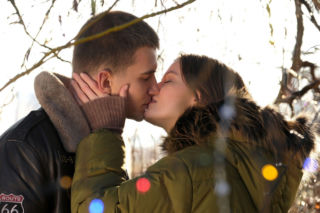 M jak miłość. Tak Mateusz rozkocha w sobie Majkę? Przywiezie ją do Grabiny i posunie się dalej - WIDEO