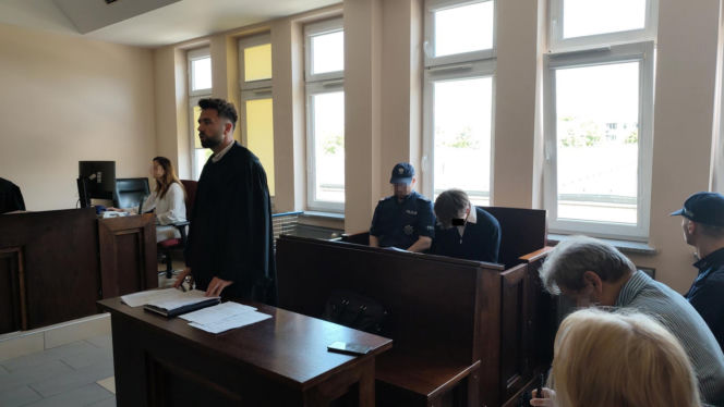 Jechał pod wpływem alkoholu, rozbił mercedesa o słup. 18-letnia Ania zginęła na miejscu