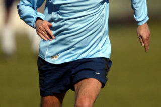 Donald Tusk gra w piłkę