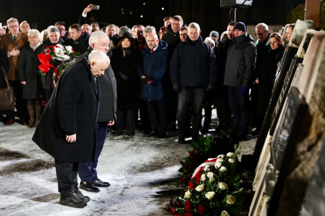 Jarosław Kaczyński w Starachowicach – Hołd dla Matki i Refleksje o Polsce