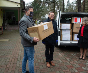 Dostawa środków ochronnych z partnerskiego miasta Weifang