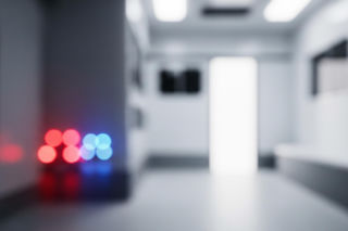 Śmierć 19-latka po pościgu. Co naprawdę działo się w karetce pogotowia?