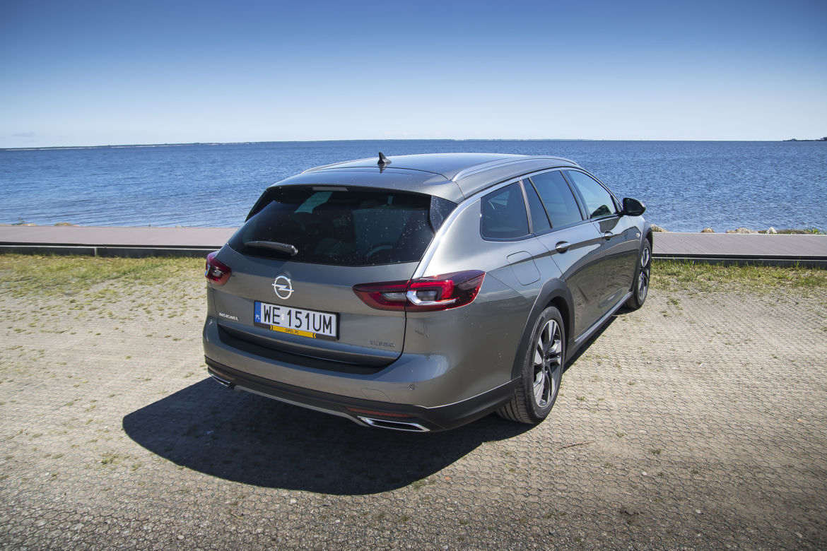 Opel Insignia Country Tourer 1.6 Turbo 200 KM A6
