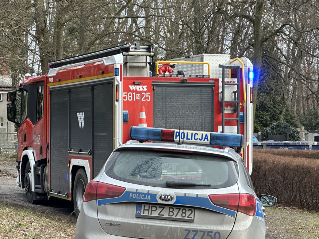 Makabra w Tworkach. W stawie pływały zwłoki mężczyzny. Pilna akcja