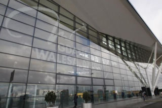 Lotnisko w Gdańsku. Nowy terminal na 69 dni przed EURO 2012. ZDJĘCIA