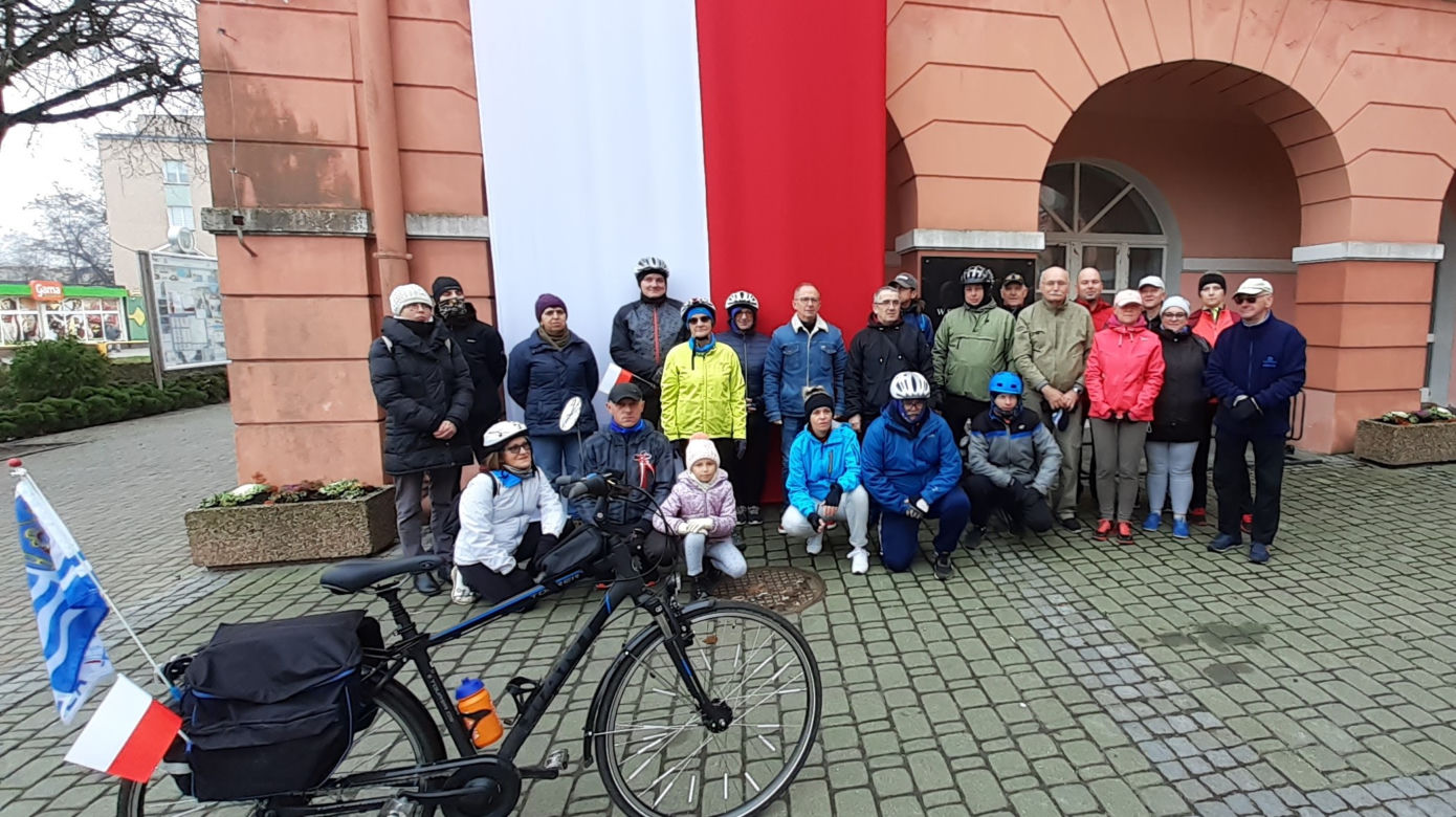 3 grupy świętowały 11 listopada na rowerach