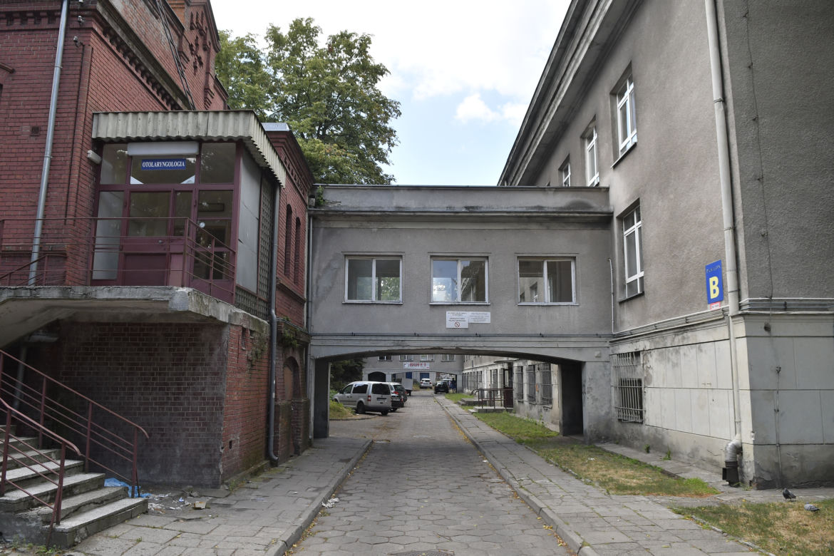 Pacjent wypadł z okna.