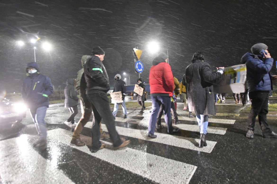 Blokowali rondo bo nie chcą smrodu. „Burmistrz sprzedał nasze zdrowie!”