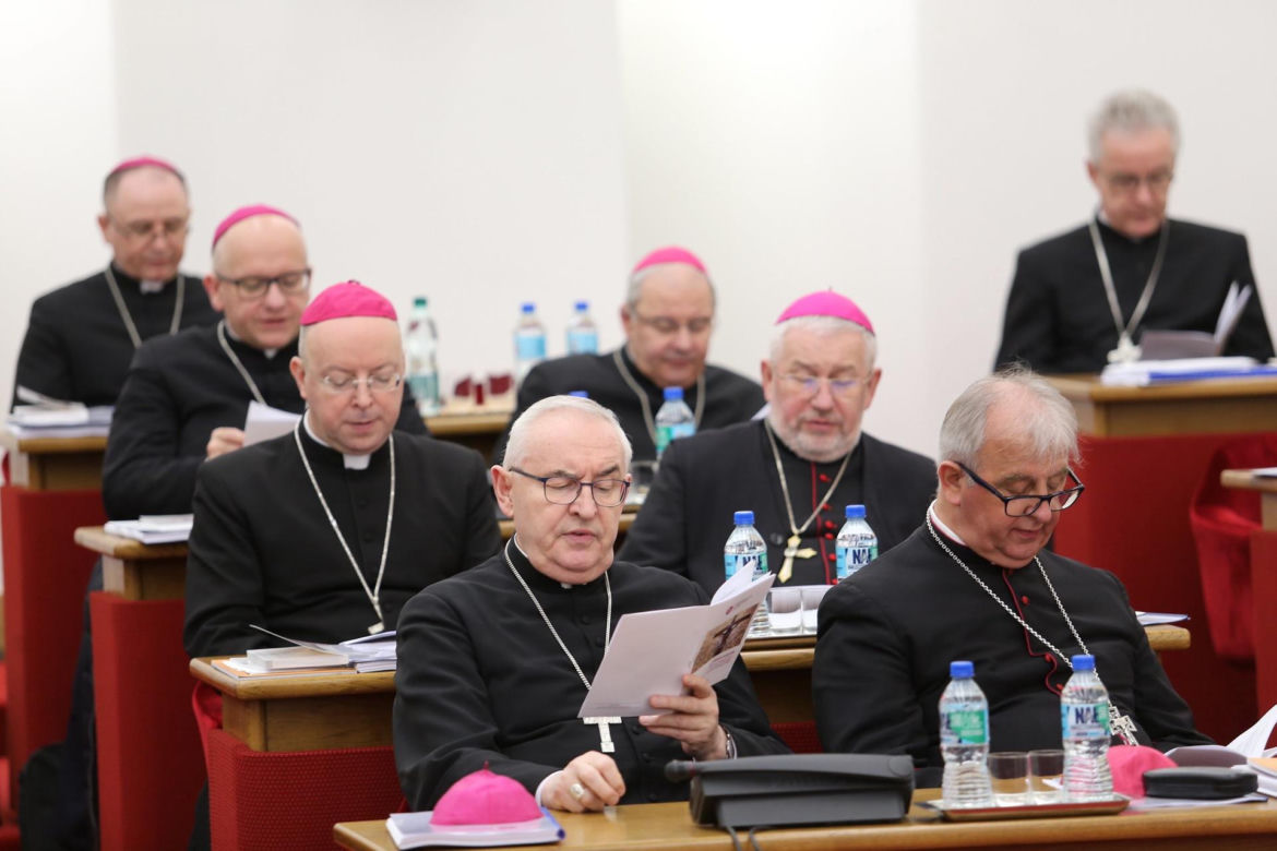 Arcybiskup Tadeusz Wojda nowym przewodniczącym Konferencji Episkopatu Polski. Metropolita gdański został wybrany na 5-letnią kadencję [ZDJĘCIA].