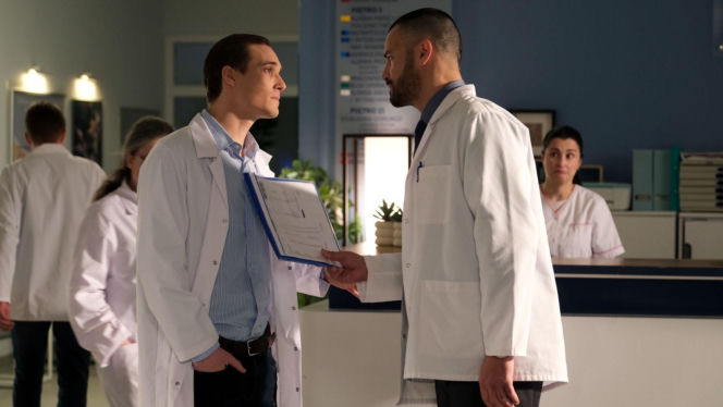 M jak miłość odc. 1929. Olek (Maurycy Popiel), Aleksander Sowiński (Mikołaj Krawczyk)