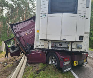 Śmiertelny wypadek w Stykowie na DK 42. Na miejscu zginął 23 letni mężczyzna