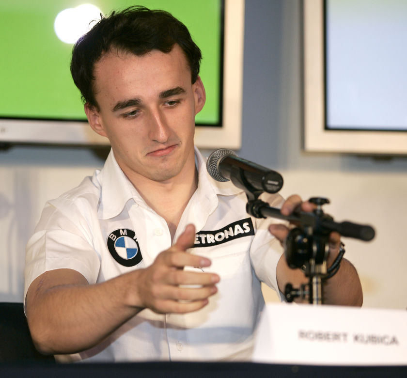 Robert Kubica w objęciach pięknej kobiety