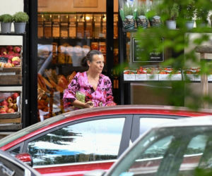 Anna Mucha na bazarku