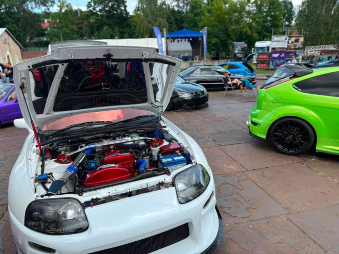 Ryk silników pod Wielkim Piecem! Star Cars Party Vol. 2 w Starachowicach – to musisz zobaczyć w ten weekend