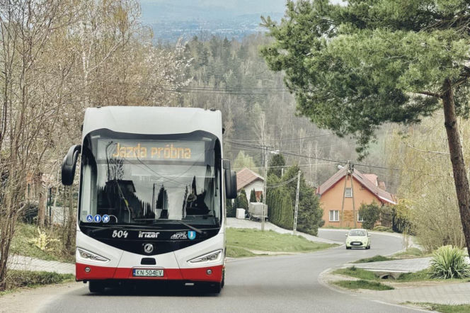 Elektryczne autobusy kupiło MPK Nowy Sącz.  Pojazdy właśnie są testowane na ulicach miasta