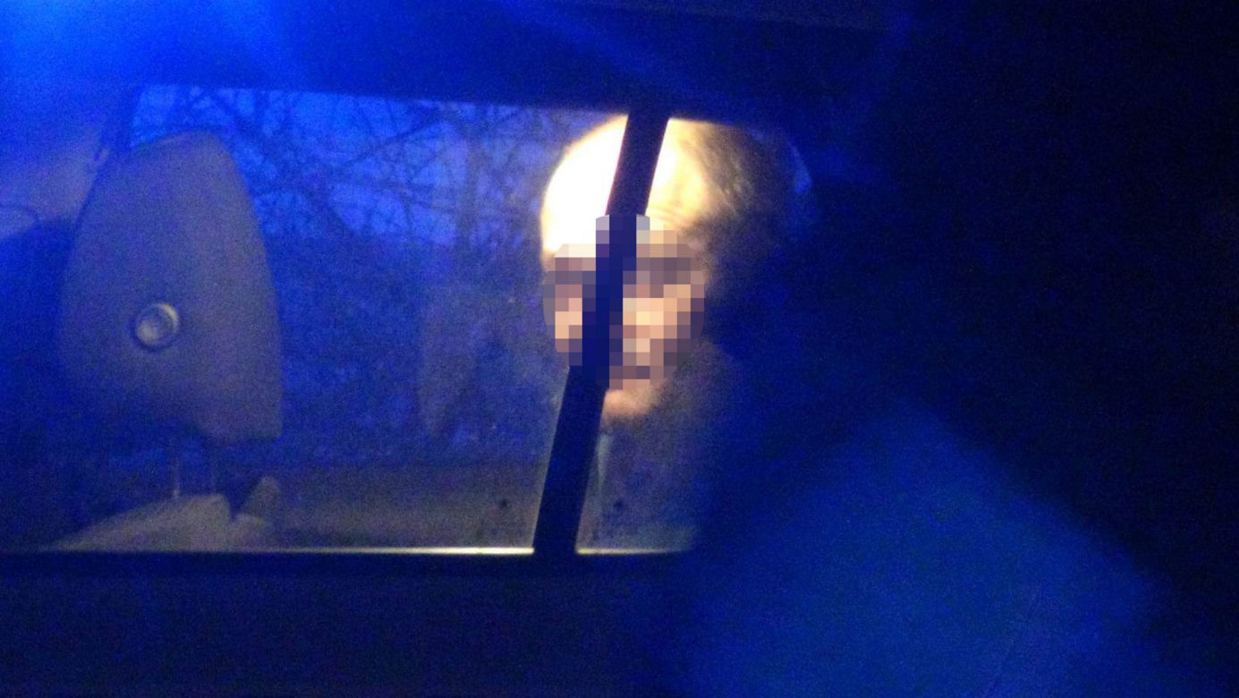Nocna awantura na Powiślu. W ruch poszły butelki i broń