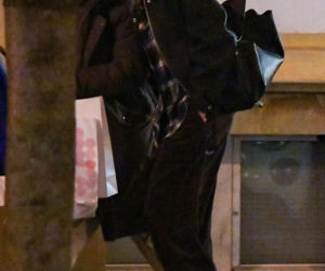 Anna Lewandowska parkuje na zakazie